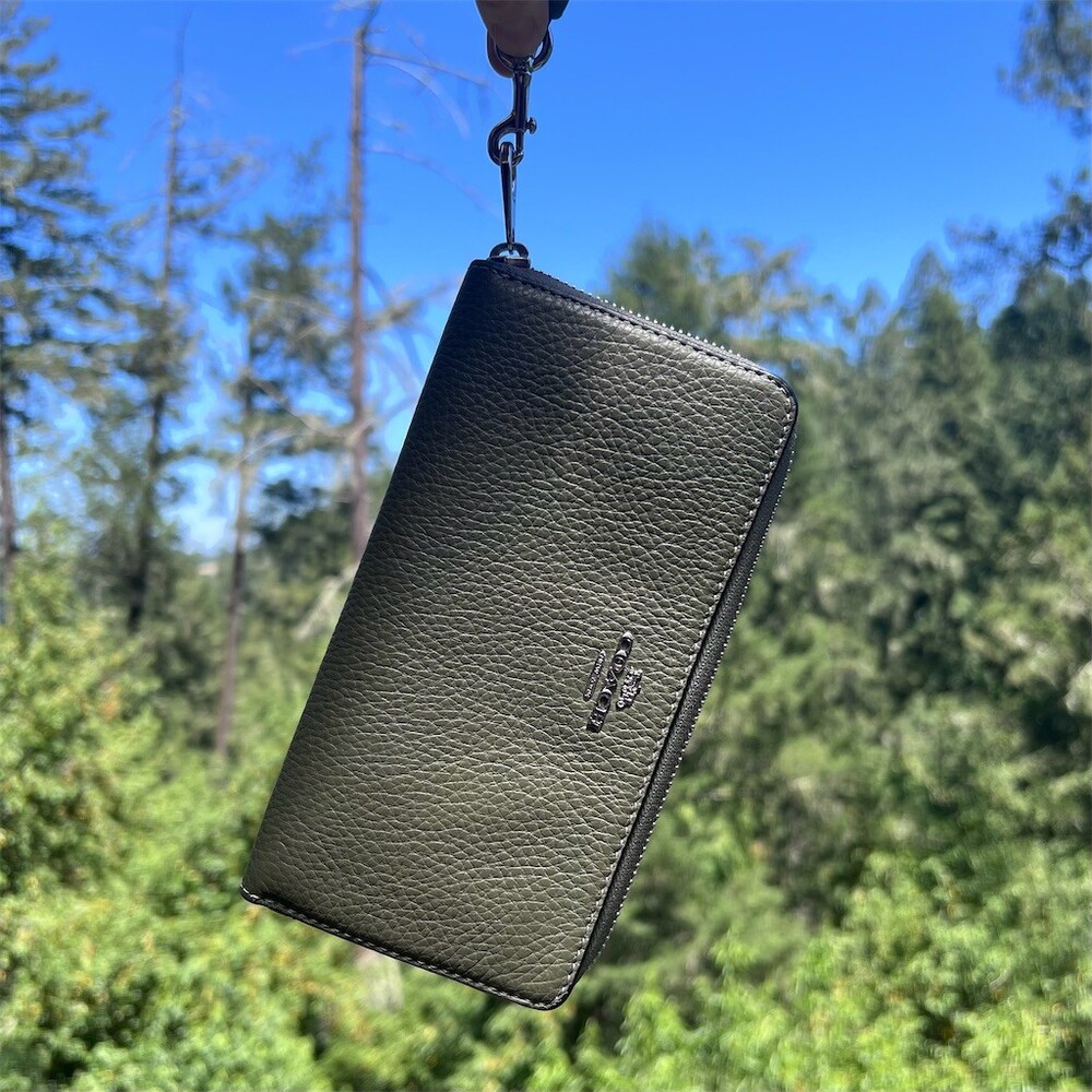 COACH Long Zip-Around Pebble Leather Wallet Green w Silver Hardware AUTHENTIC